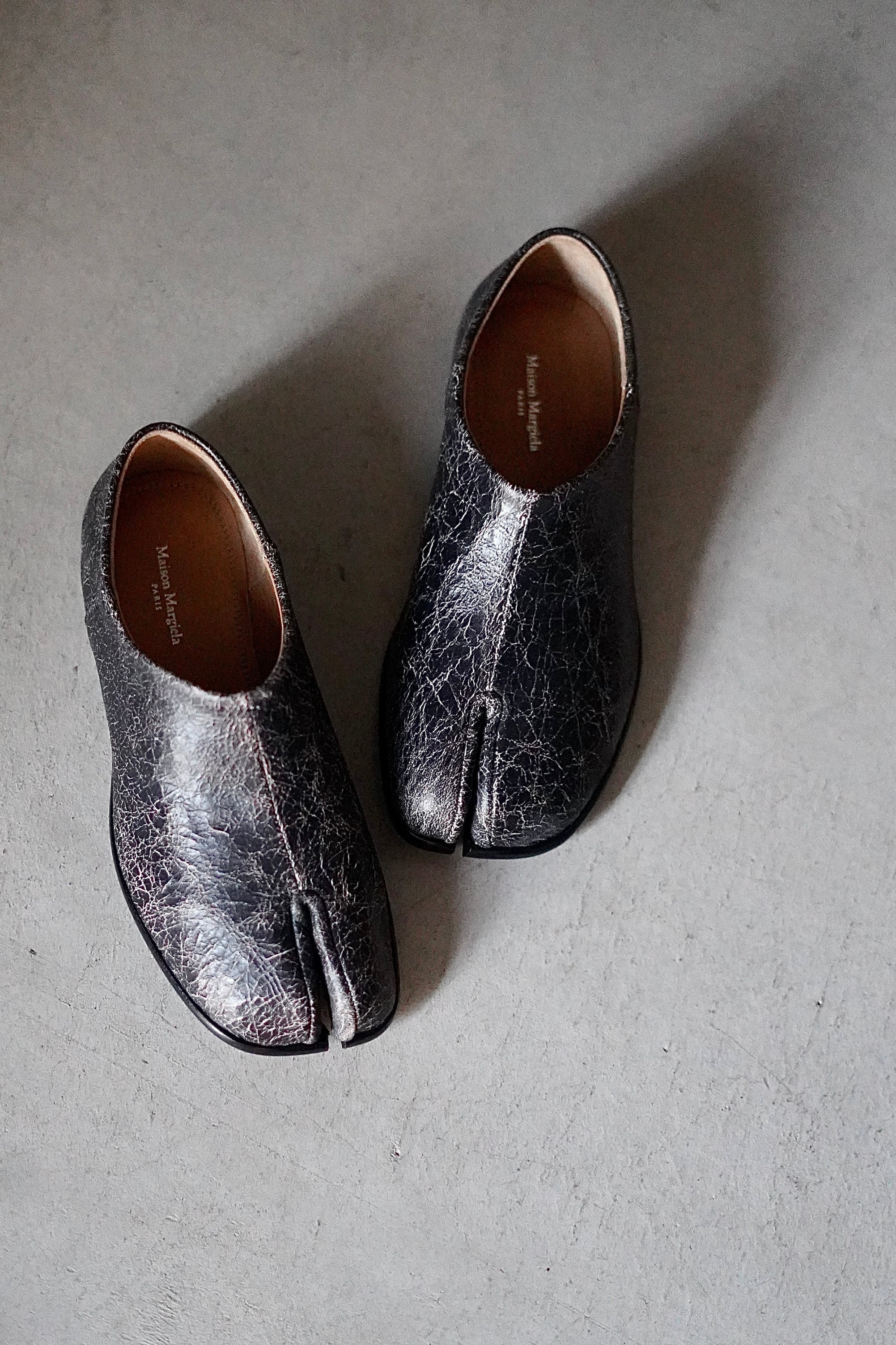 Maison Margiela / Tabi shoes (beige/black) | JUQUI Online