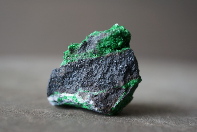 ウバロバイト・ガーネット Uvarovite Garnet 1295