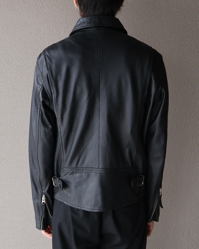 Sleeve zip leather blouson