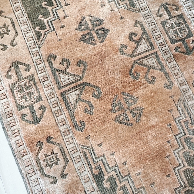 トルコ ヴィンテージラグ TR047 | ウシャク | 104cm × 219cm