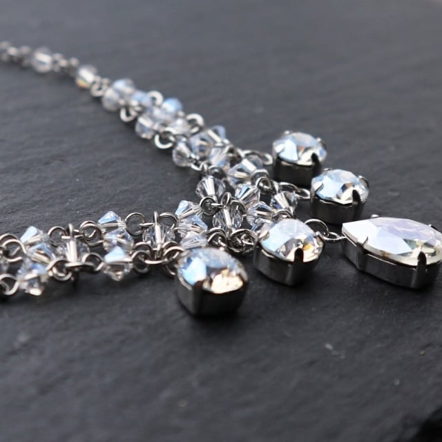 スワロフスキーのレーシーネックレス | ハンドメイドのコスチューム