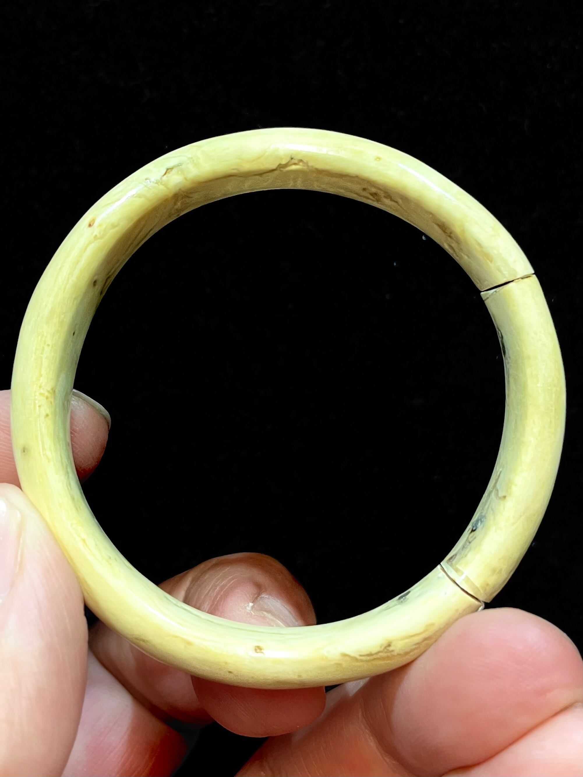 5) New!優しき護身・ホワイトウリ「トリトン」バングル( Sサイズ)