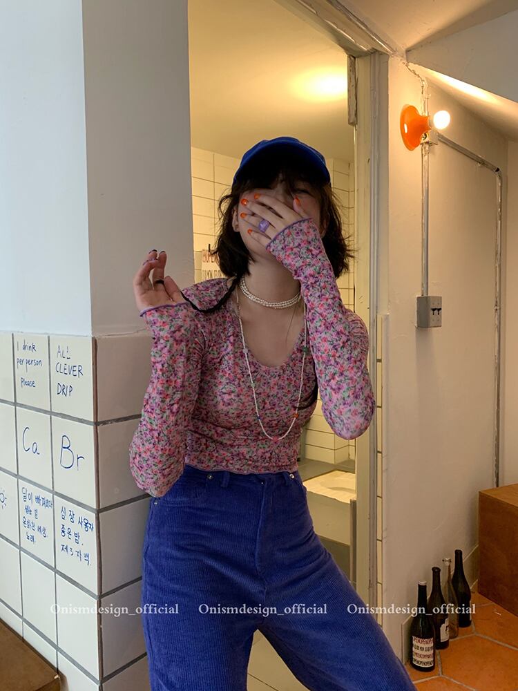 オータムフローラルシャツ レディーススタンダードスタイルショートスリムフィットVネックTシャツ トップス ロング レトロ 秋物 花柄 ビッグFスモールZ韓国50780118433