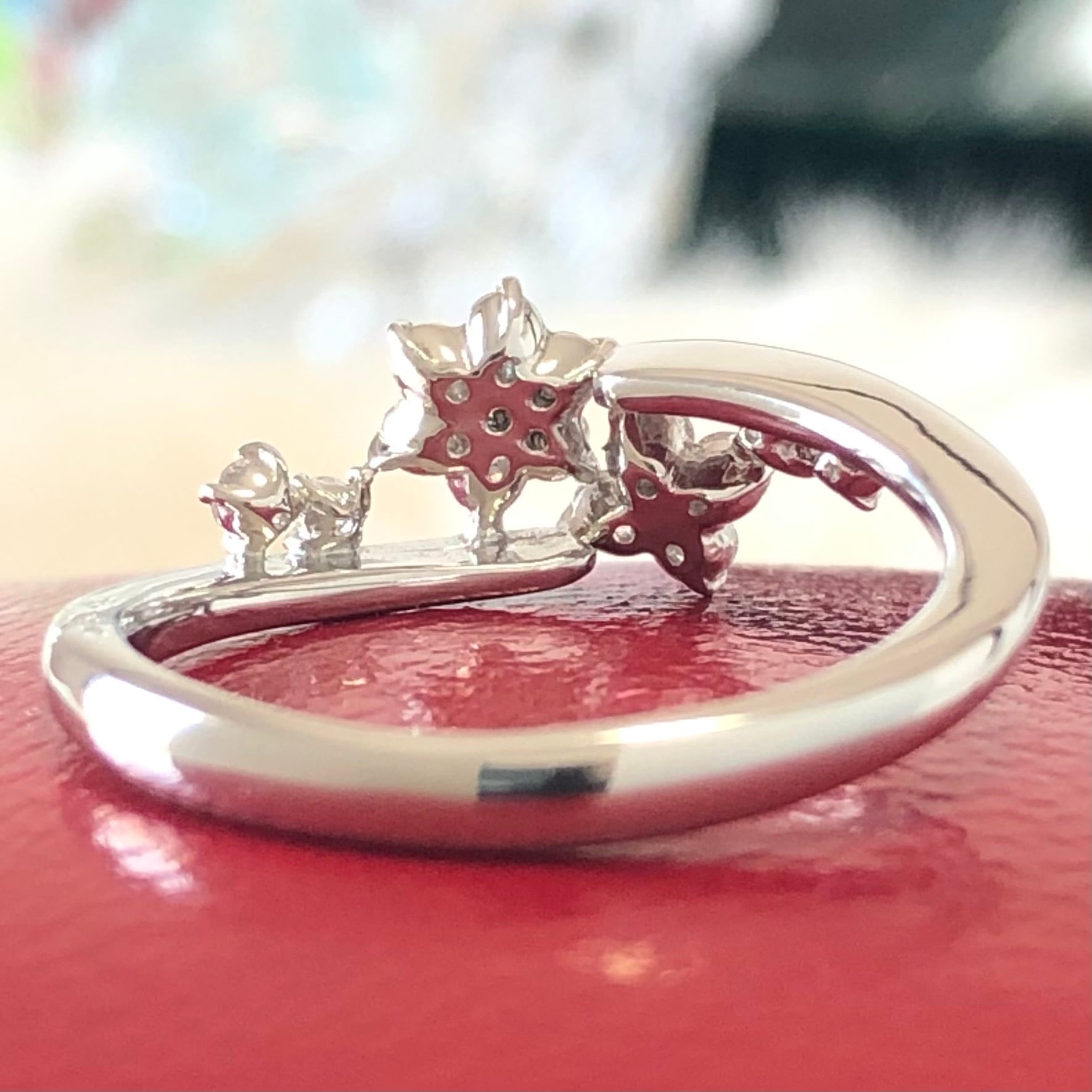 “花咲く”　ダイヤモンドデザインリング　Pt900 0.3ct