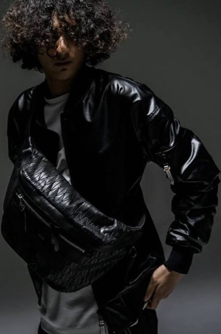 背に腹は変えられる…leatherボディbag Leather Body Bag | sister market.