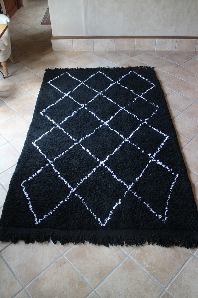 Moroccan rug Beni Ourain 201×137cm No262