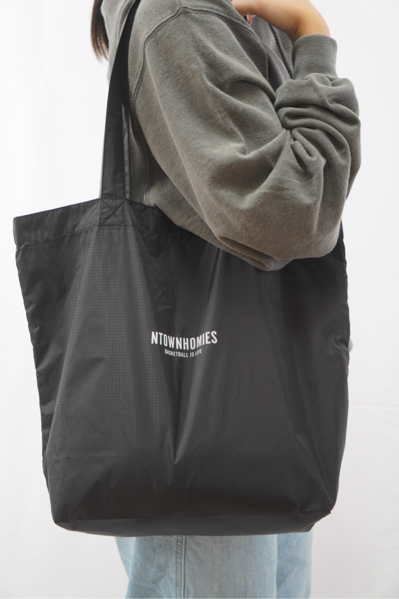 【受注生産】NYLON LOGO BAG color Black - 6