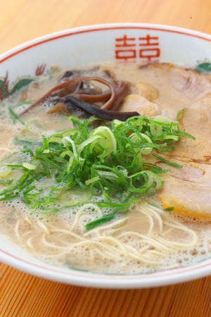 替玉2玉プレゼント！とんこつ（屋台の味)2人前。宅麺用。