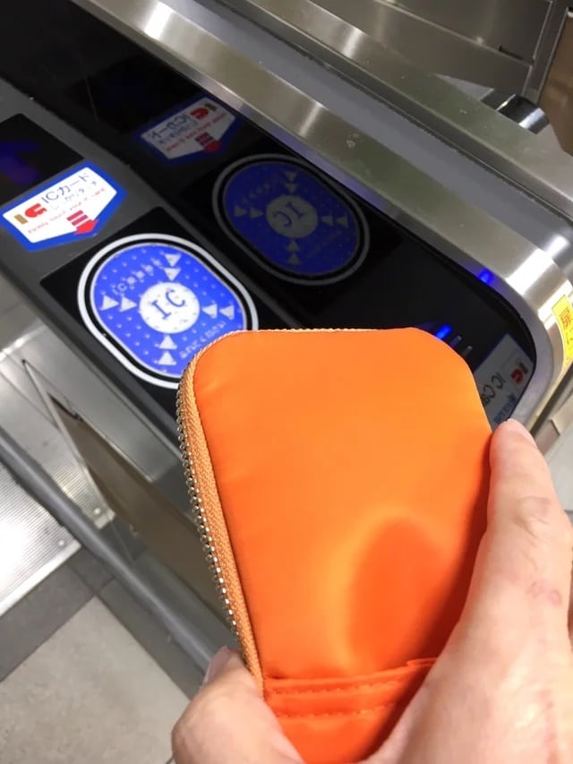 着脱1秒】ポケット取付式ポーチ サッソート L｜手ぶらでスマホ・財布を