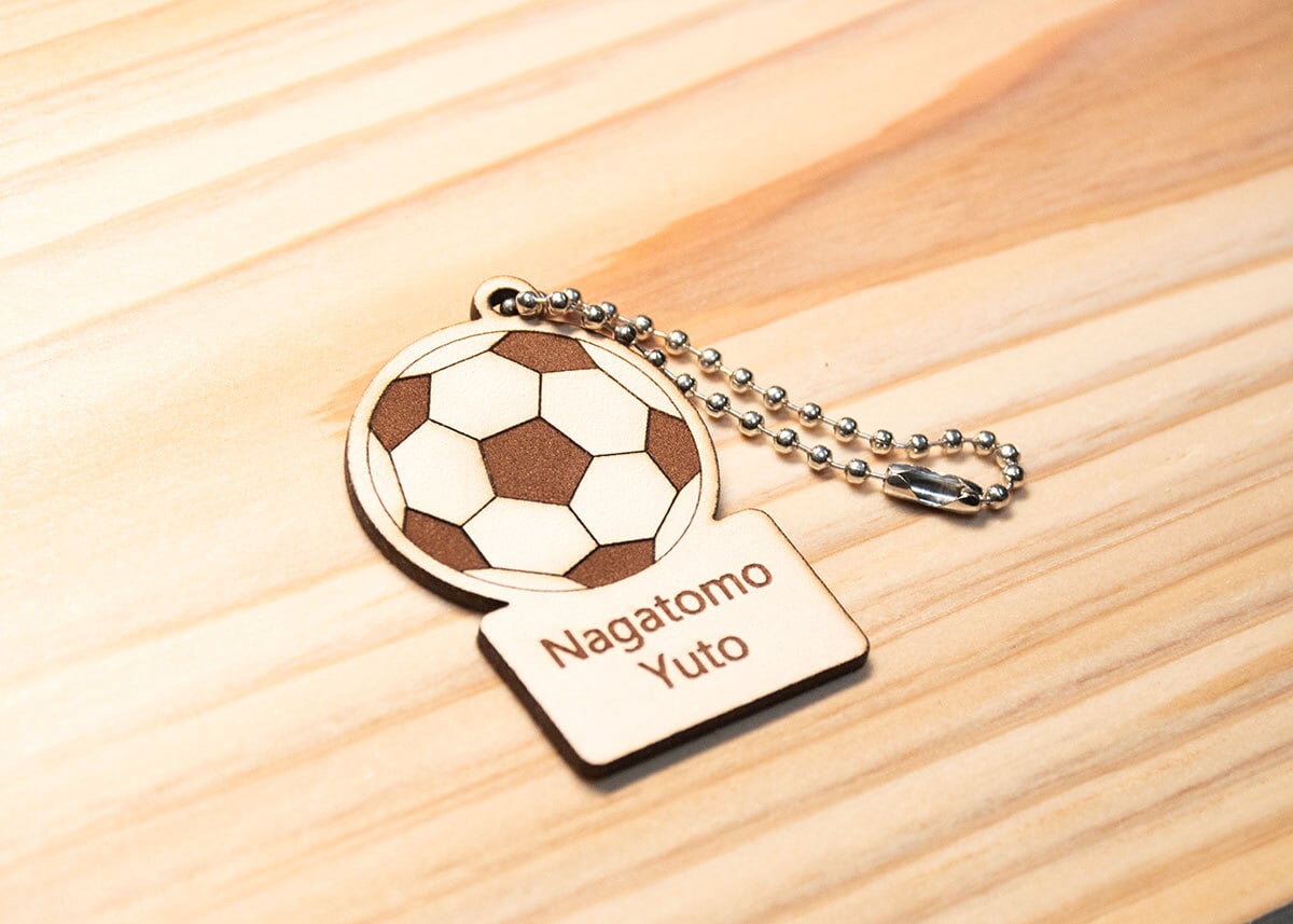 サッカー国別キーホルダーセット 革の「サッカー」キーホルダー【名入れ無料】 本革 チーム 卒団 卒部