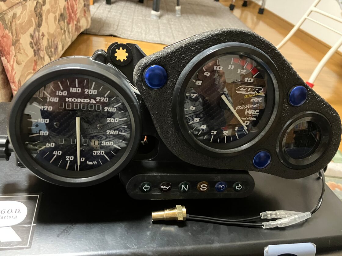 cbr250rr メーター交換 CBR250RR純正メーターカバー 割れなし交換に 