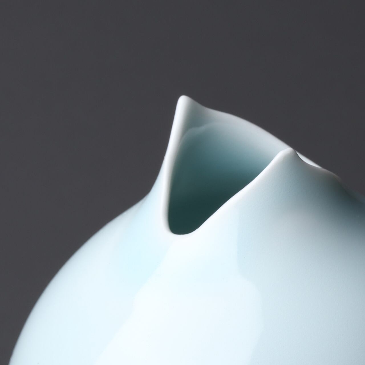 白磁花入 佳秀窯 西山正さんの作品 美術品 白磁 花入れ 花