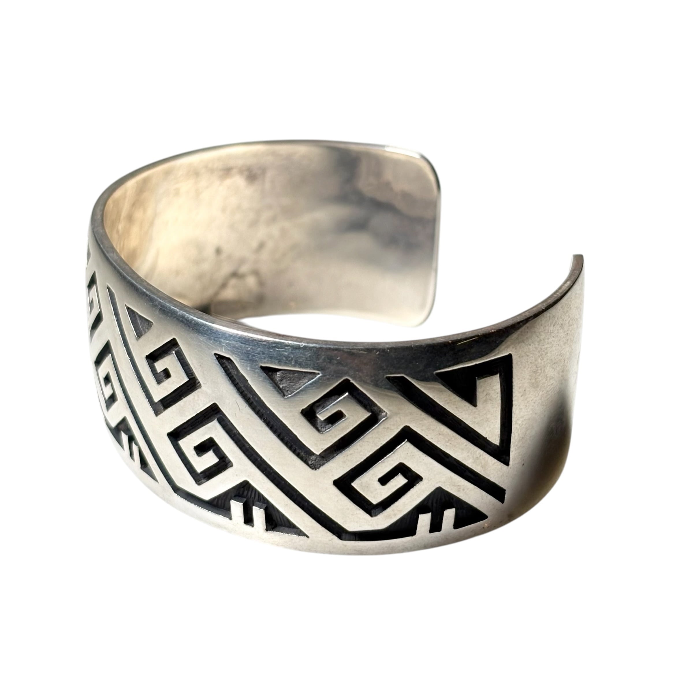 ホピ族　バングル　Mark Tawahongva レア　スターリング Hopi Mark Tawahongva silver overlay bangle “water symbol” | NOIR