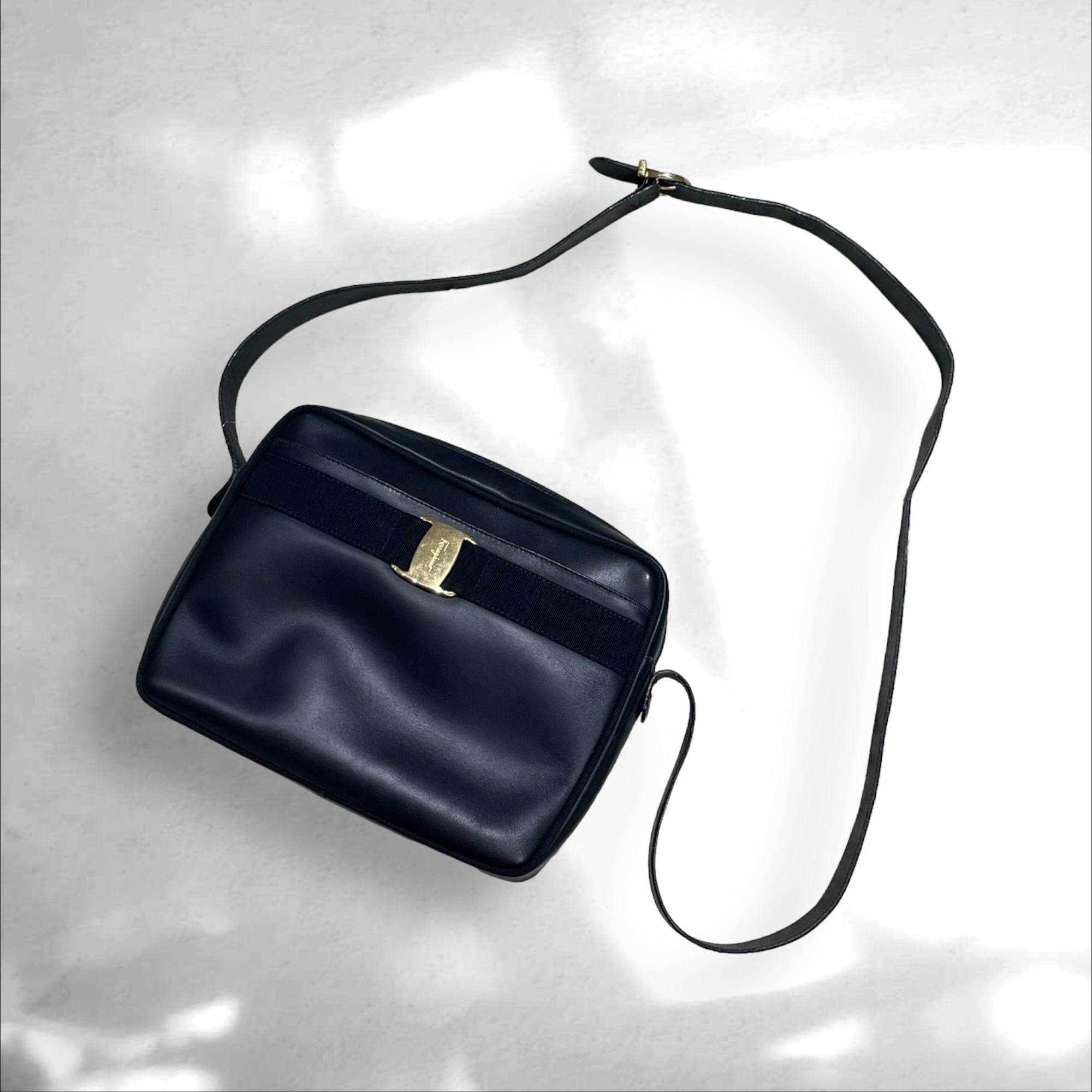 Salvatore Ferragamo ショルダーバッグ Double Gancini North-South crossbody bag - Women | Ferragamo