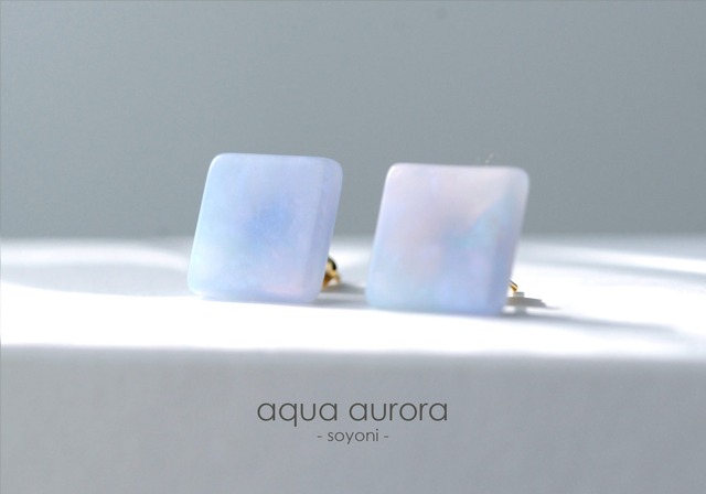 スクエアの一粒ピアス・イヤリング - アクアオーロラ - (sa02_7609)