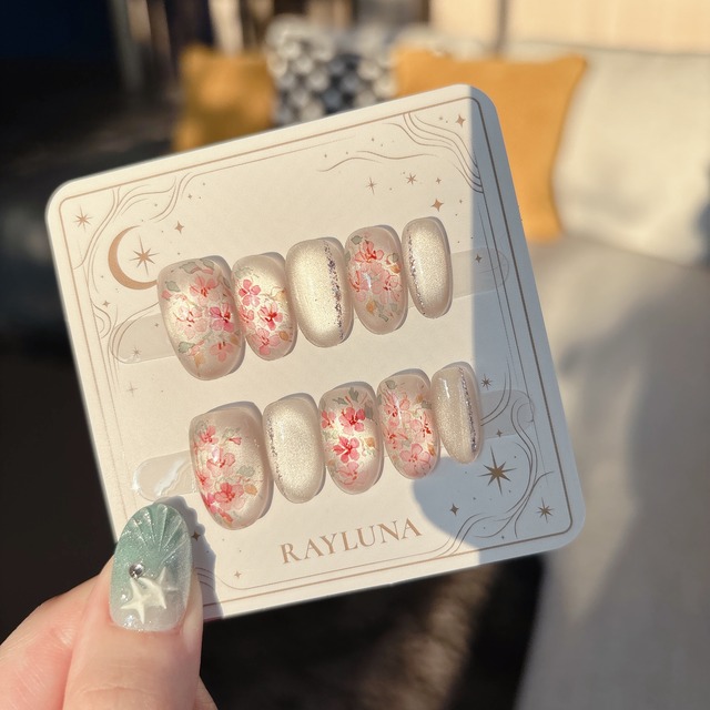 #532 ミディアム オーバル／XY101 繰り返し使えるネイルチップ