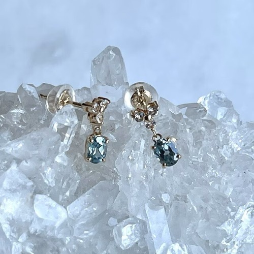 【希少】【超美石】ブルージルコン×ダイヤモンド　18金　ピアス　　4862