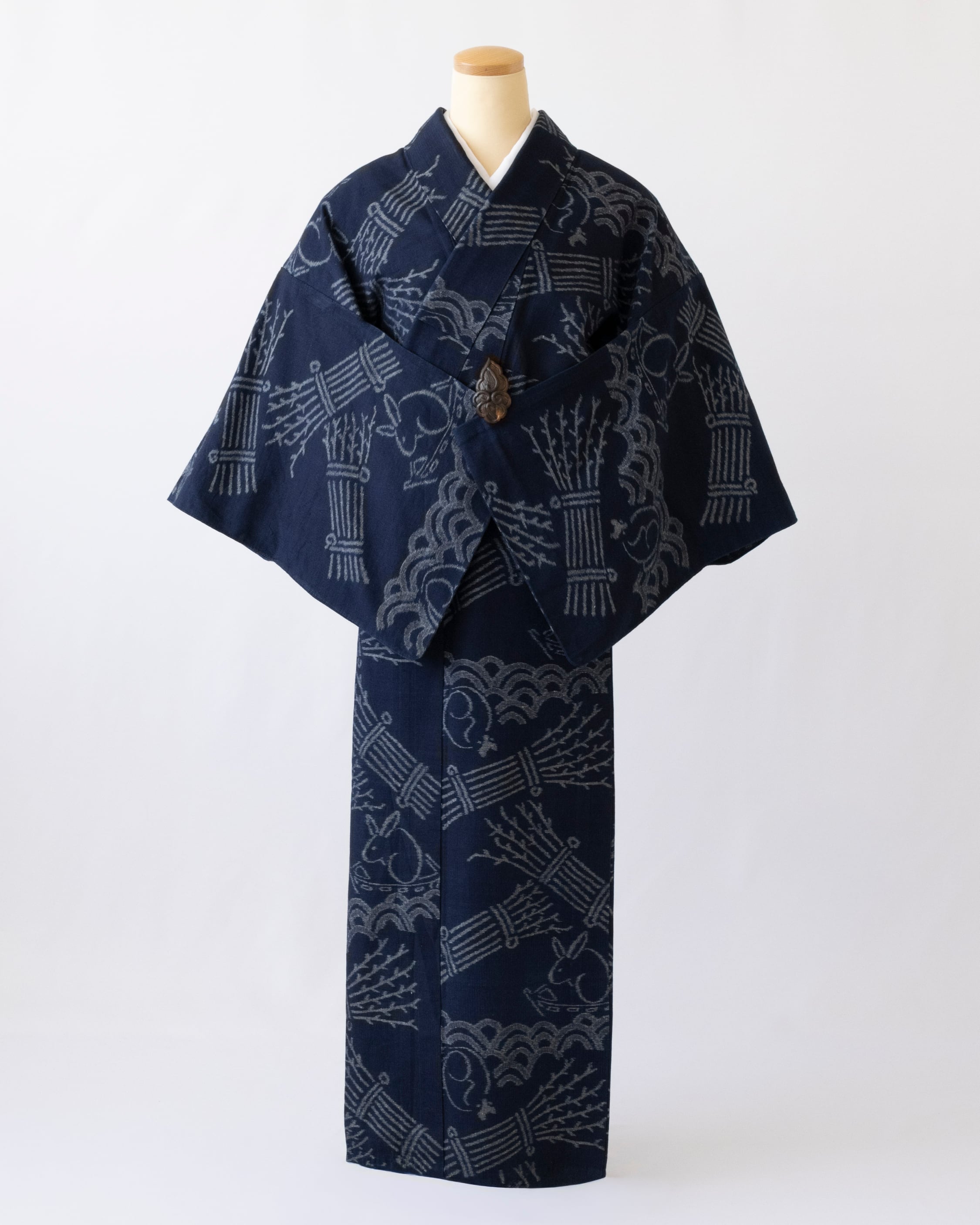 久留米絣 「かちかち山」 絵絣 手織 木綿地 単衣着物【中古品