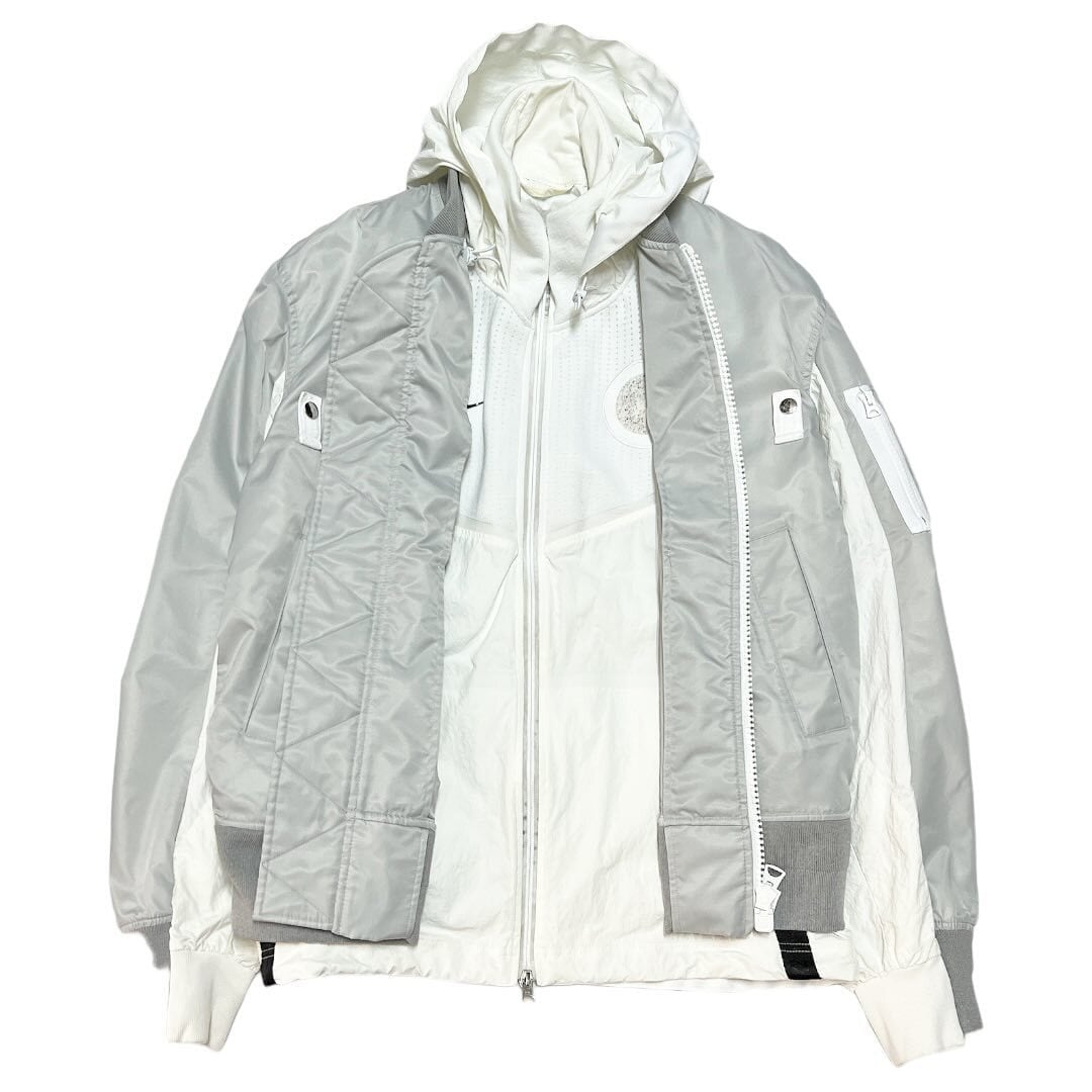 sacai x NIKE 21AW CV5686-097 Layered Bomber Jacket | A WORD sacai x NIKE 21AW CV5686-097 Layered Bomber Jacket | A WORD