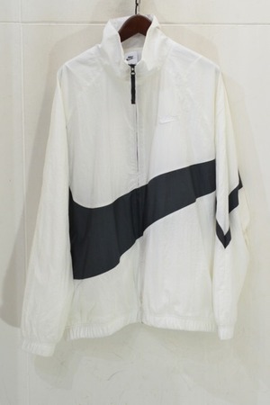 NIKE ナイロンジャケット