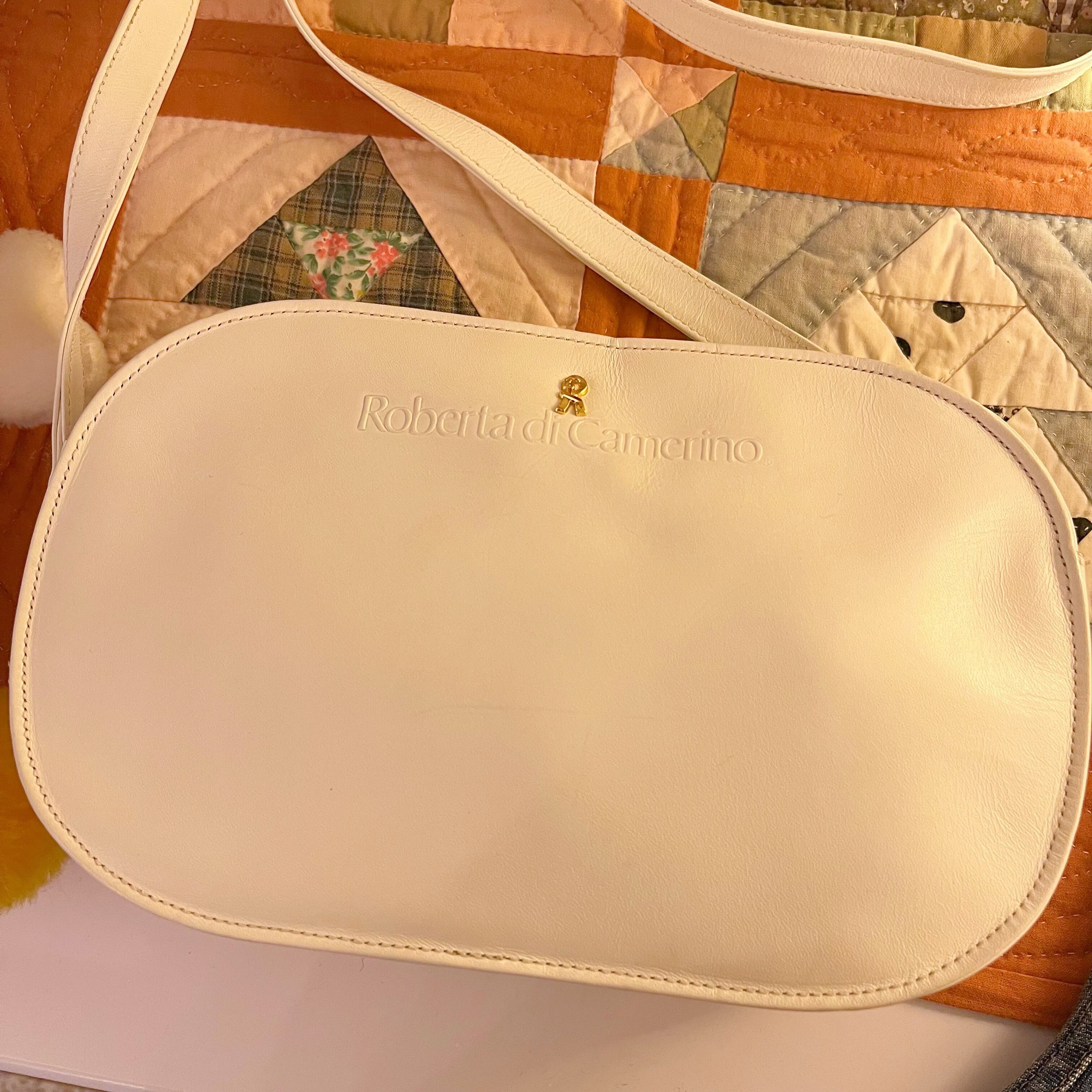 Roberta / white ellipse shoulder bag