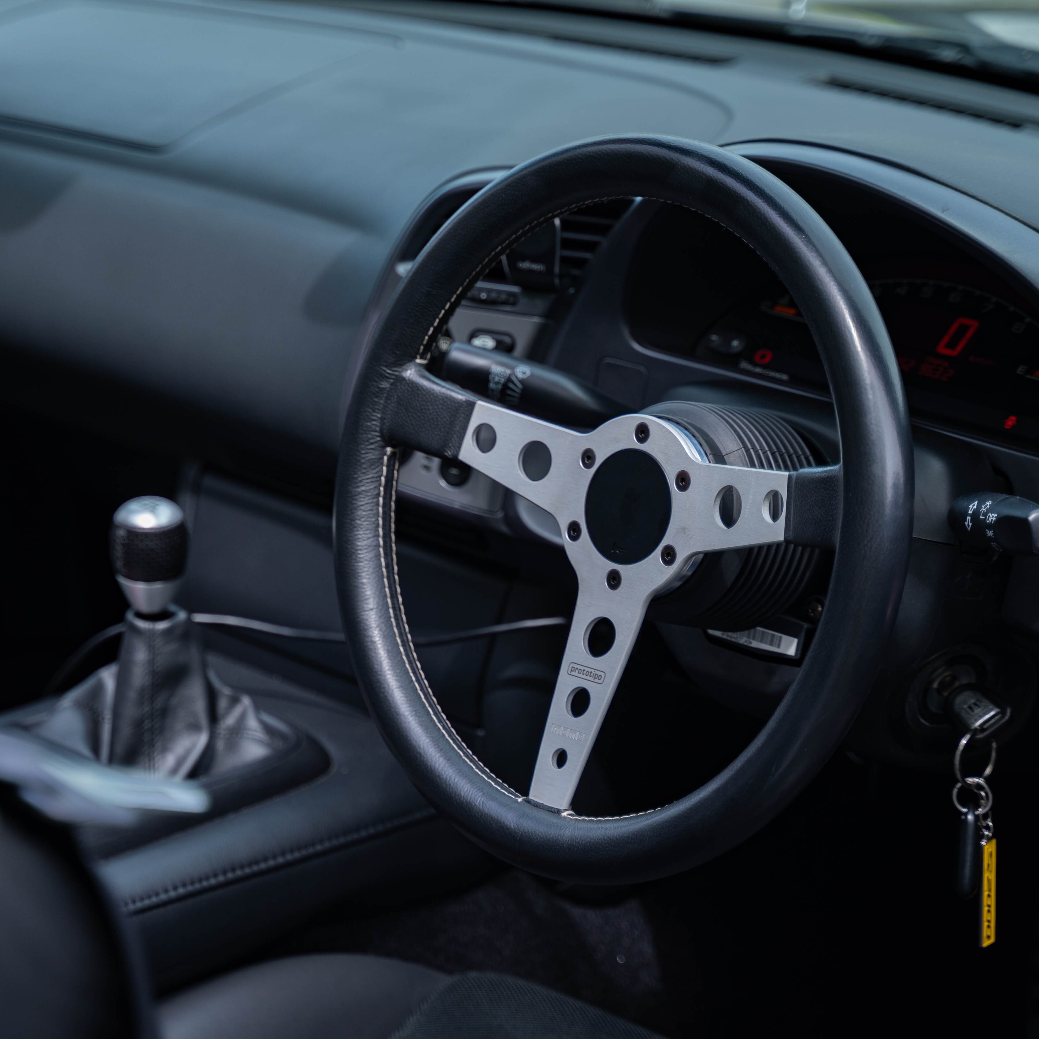 フラットホーンボタン Ver.6 ALL BLACK EDITION（MOMO用） | NAモータース