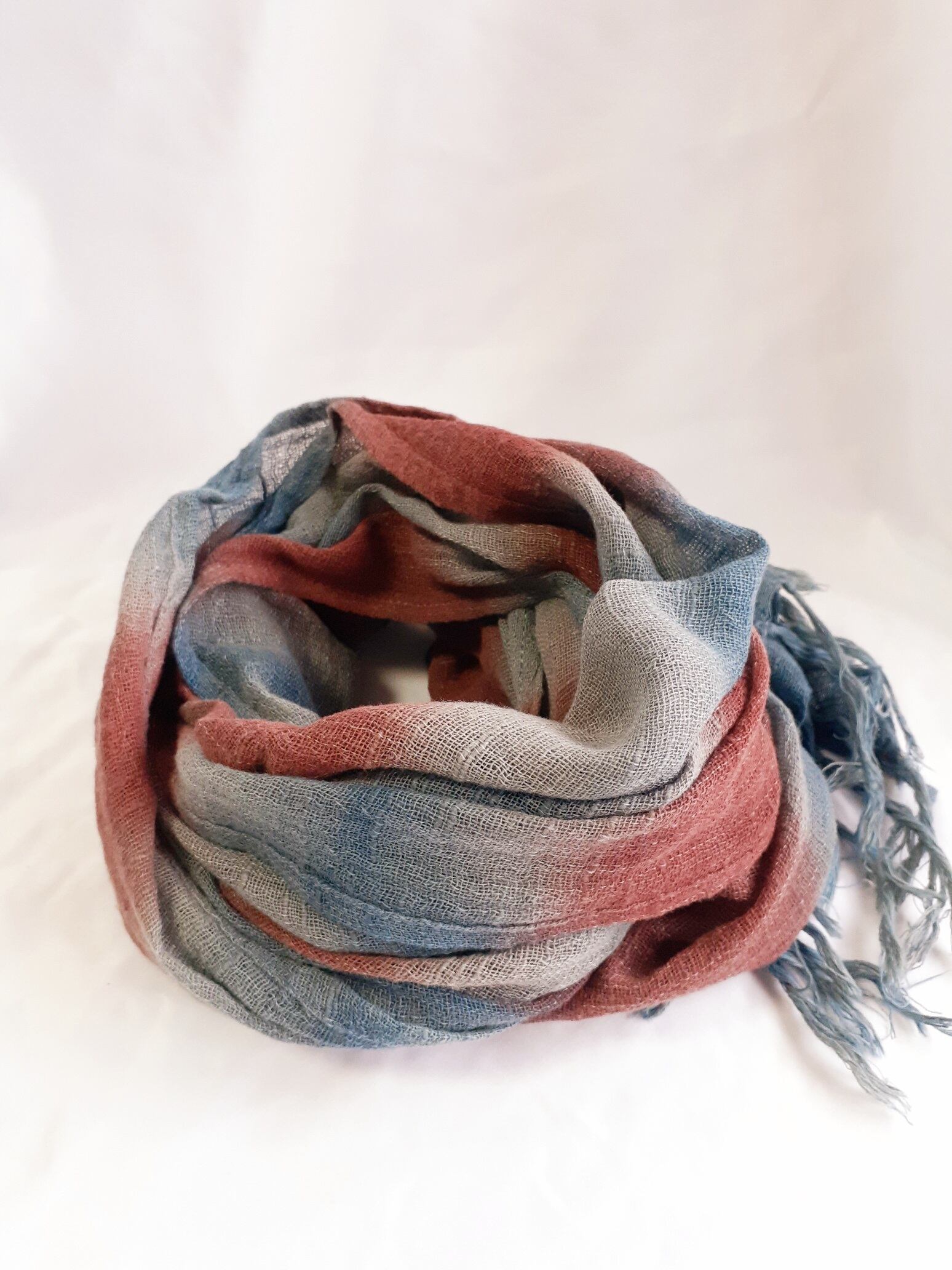 手染め・ボーダー柄のストール(藍染&ベンガラ染め)