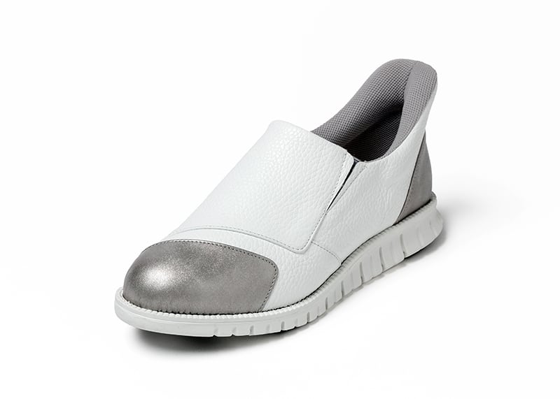 SL8000F_ホワイト ¥26,400(税込)