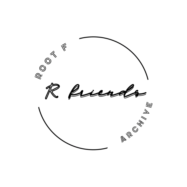 3:R. Logo hoodie