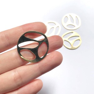 穴あきラウンドチャーム