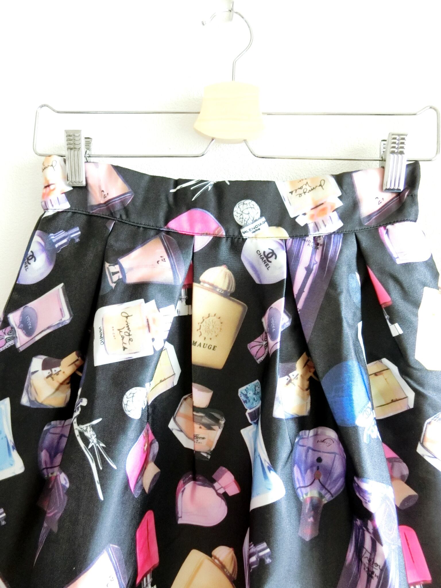 再再再入荷☆香水瓶いっぱい♡パフューム柄スカート | プチプラコーデ