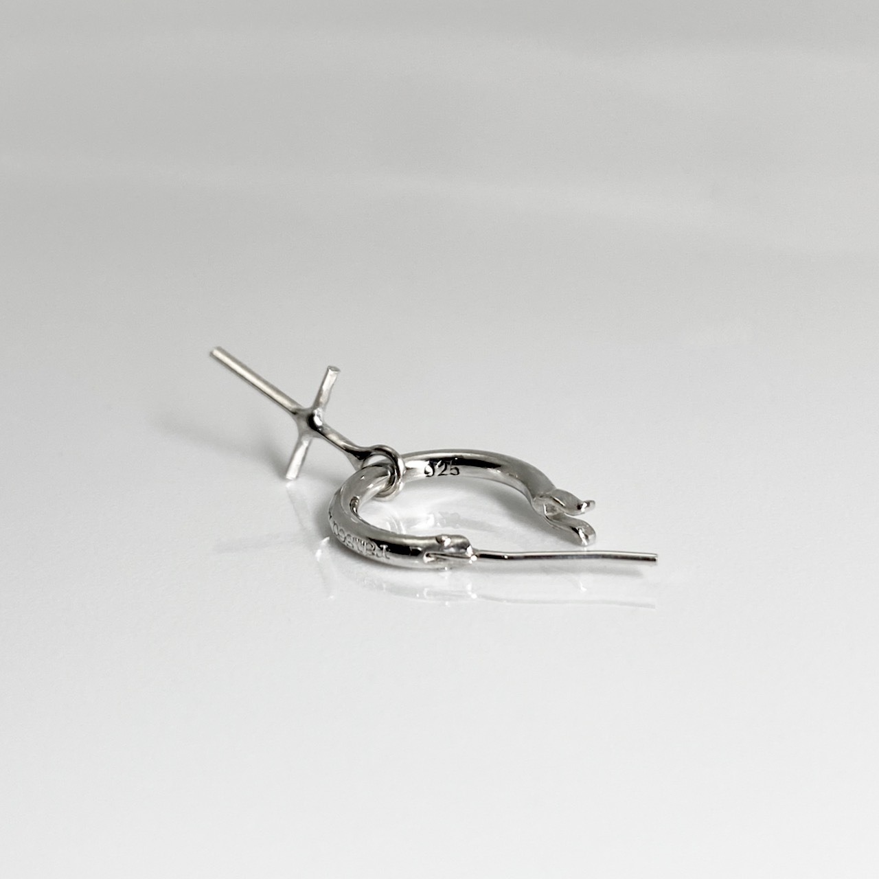 THIN HOOP raised by wolves with CROSS / シンフープピアス レイズド バイ ウルヴス ウィズクロス