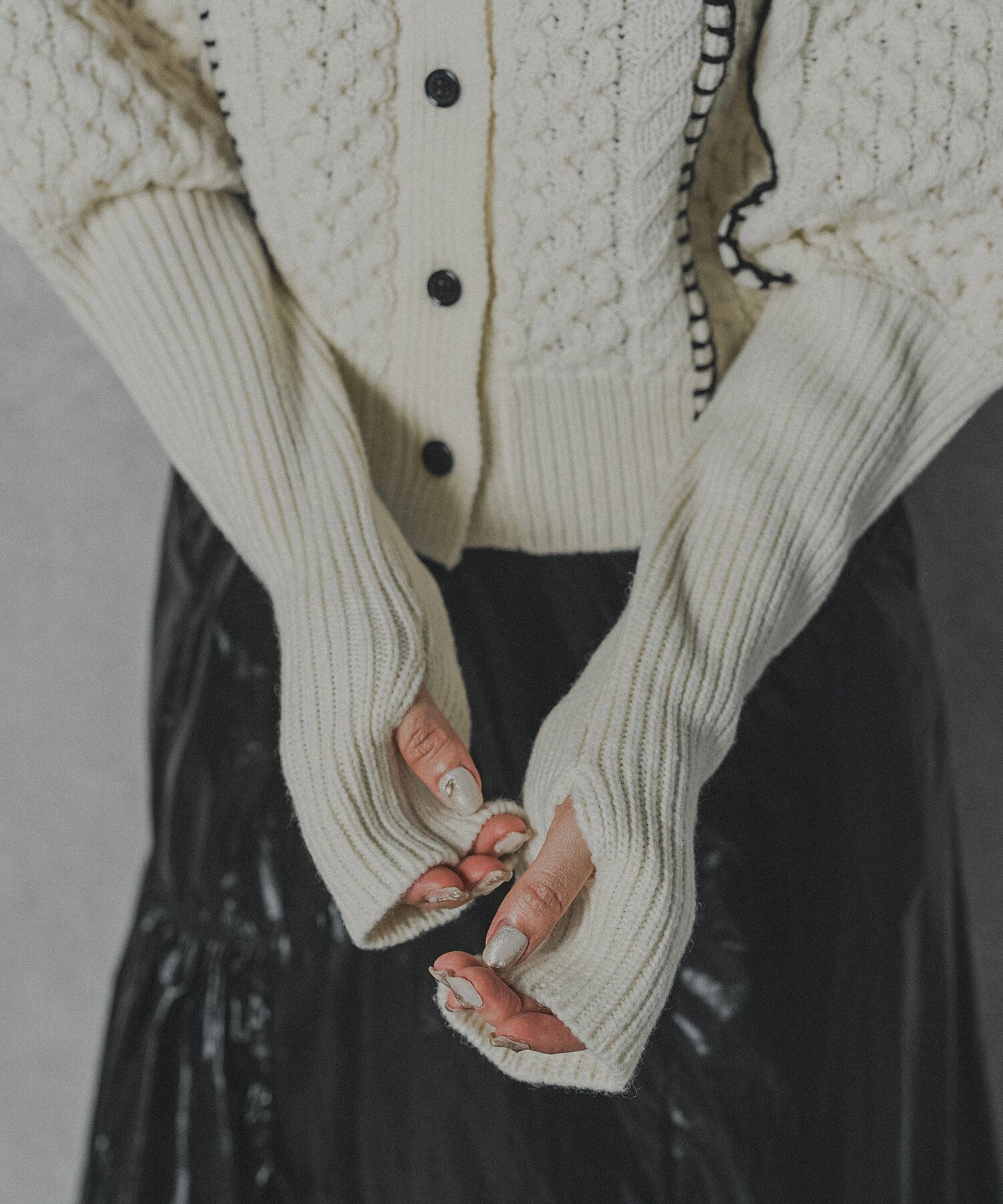 HAND STITCH DESIGN CABLE CARDIGAN (IVORY) | ANOGH