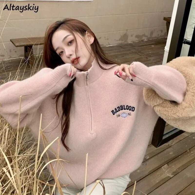 【新作】【送料無料】 冬のプルオーバー女性ルーズスタンドカラーシックなヴィンテージオールマッチニットピンク刺繍ジッパーデイリープレッピーストリート女性 0363947227467