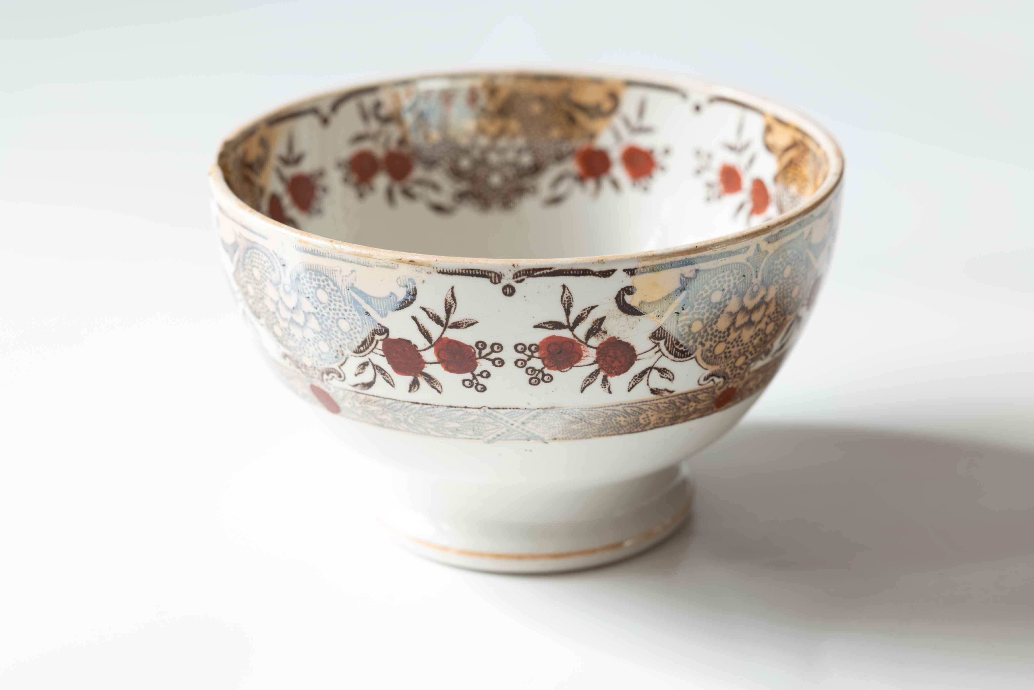 CERANORD(セラノール サンタマン製) オリエンタル柄 ワレ、カケが多いです。