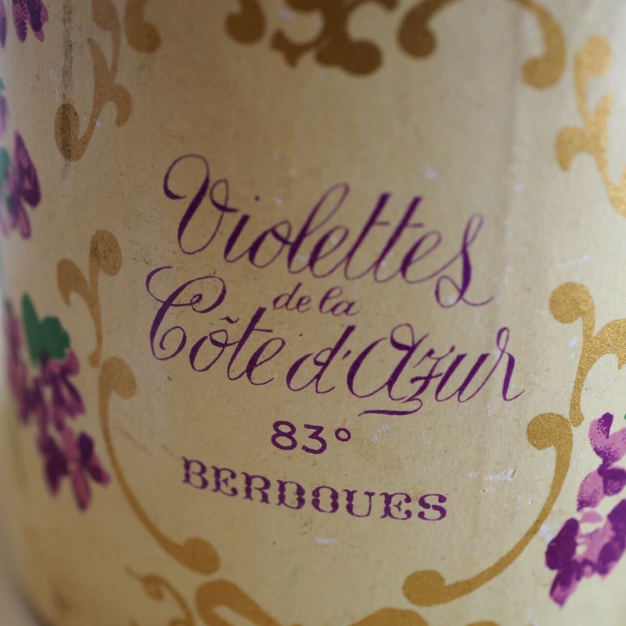 ベルドゥ社製すみれの香水「コート・ダジュール」No.83 | ヴィラ