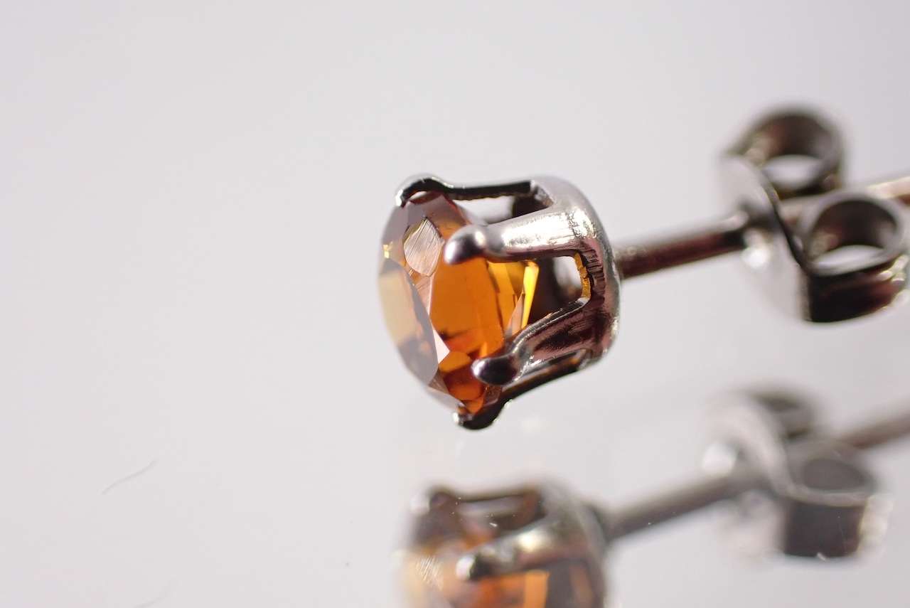 シトリンピアス　約4mm　[E10-3]