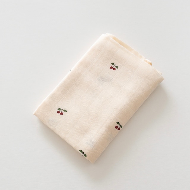 Konges Sloejd Muslin Cloths "cherry"（コンゲススロイドチェリー柄おくるみ1枚）