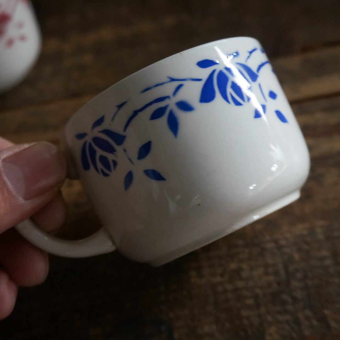 古いフランスの陶器カップ2点セット