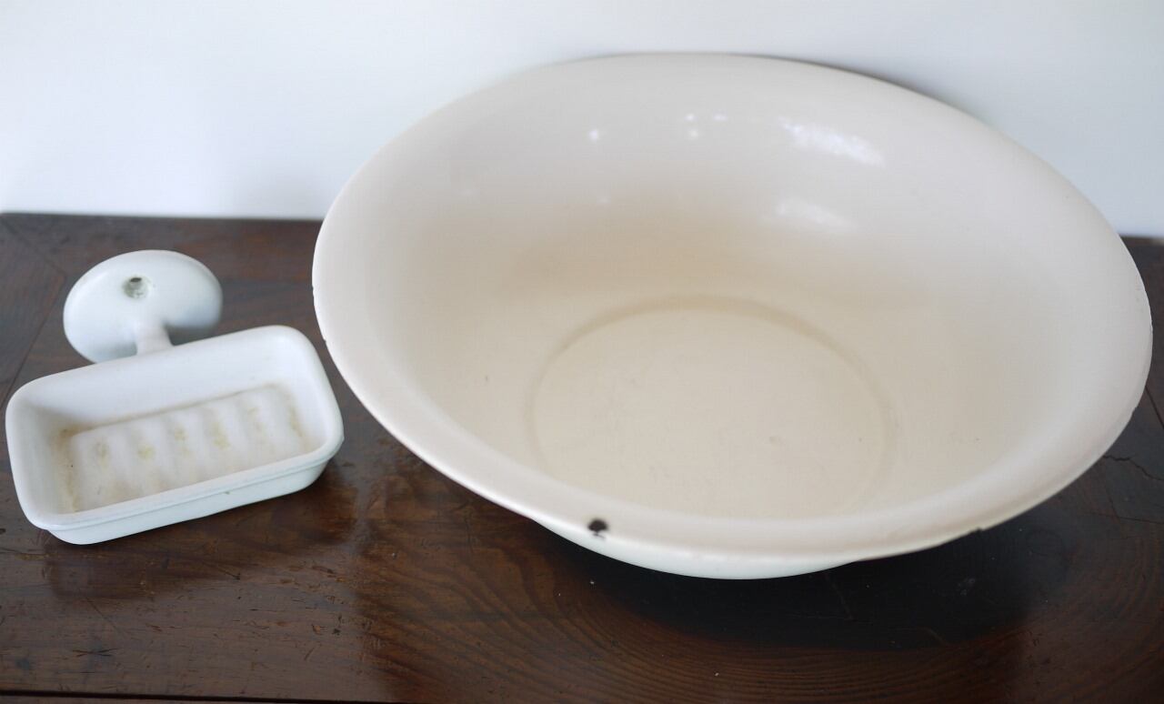 ドイツ古い琺瑯 石鹸皿&洗面器 ソープディッシュ 手洗いボウル サニタリー古道具