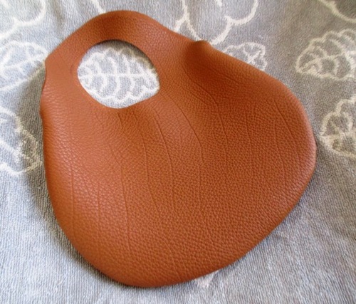 【新色】小さな革の袋・トリヨン有機デザインのバッグ