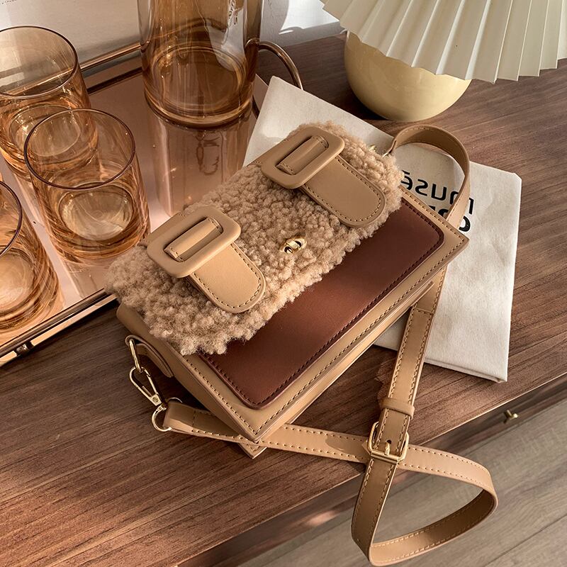 オータムウィンターレッド 秋物 冬物 メッセンジャーバッグ Tiancai_Wing_Bag8885705113