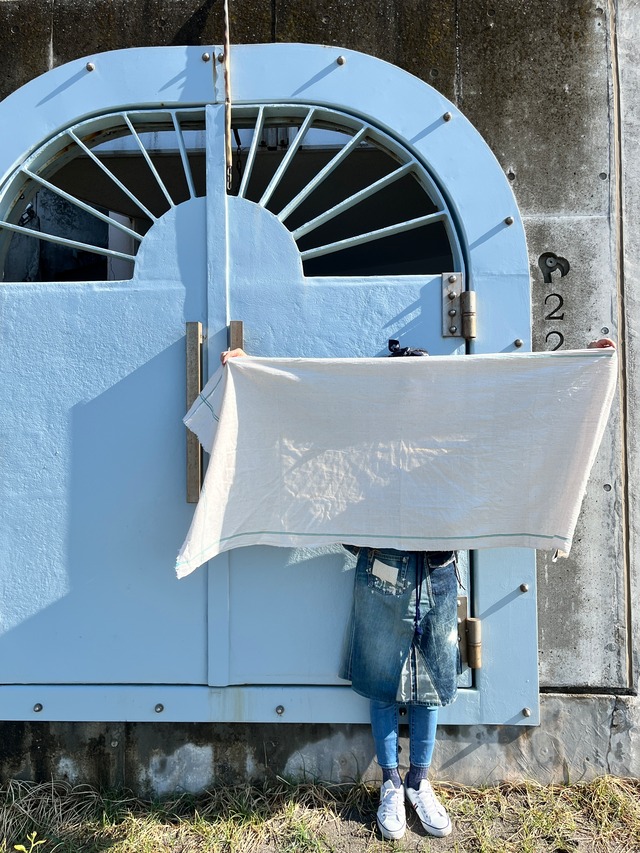 手織りカディのビーチタオル《グリーンのライン》
