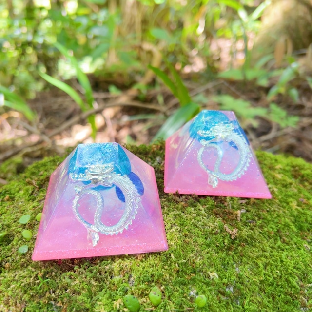 夢龍様ピラミッドオルゴナイト