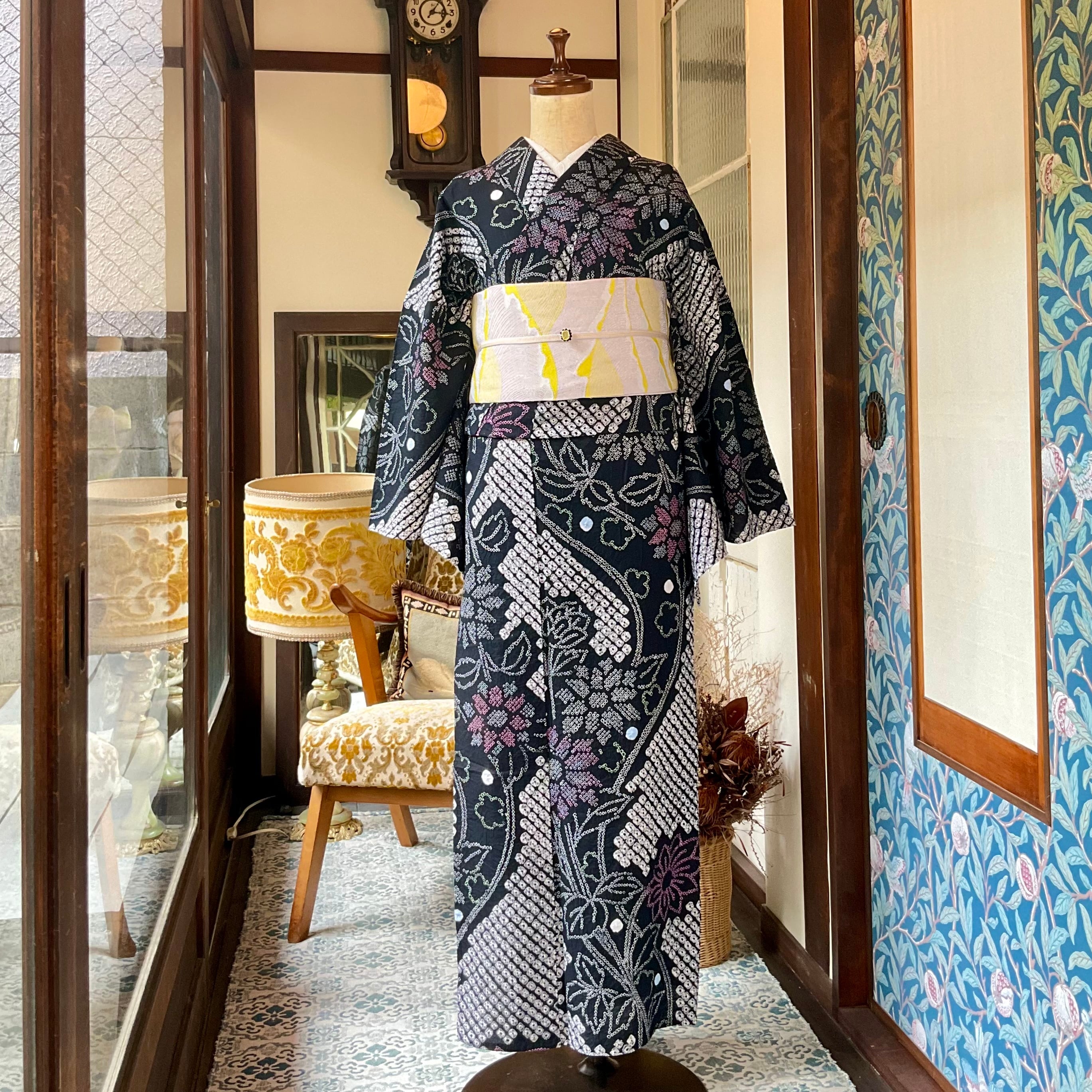 有松鳴海絞り 浴衣 ゆかた 黒 花模様 蜘蛛絞り 身丈164裄69 有松鳴海絞り 浴衣 ゆかた 黒 花模様 蜘蛛絞り 身丈164裄69