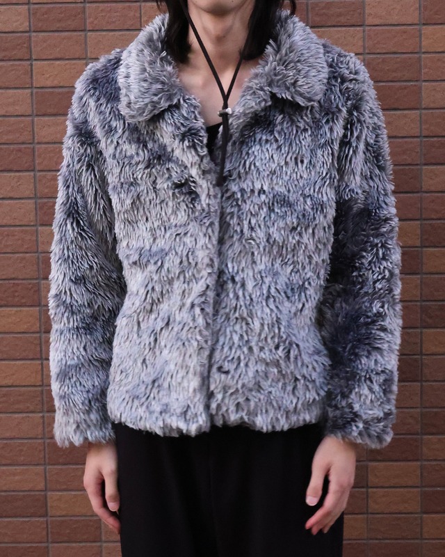 Clip button fur blouson