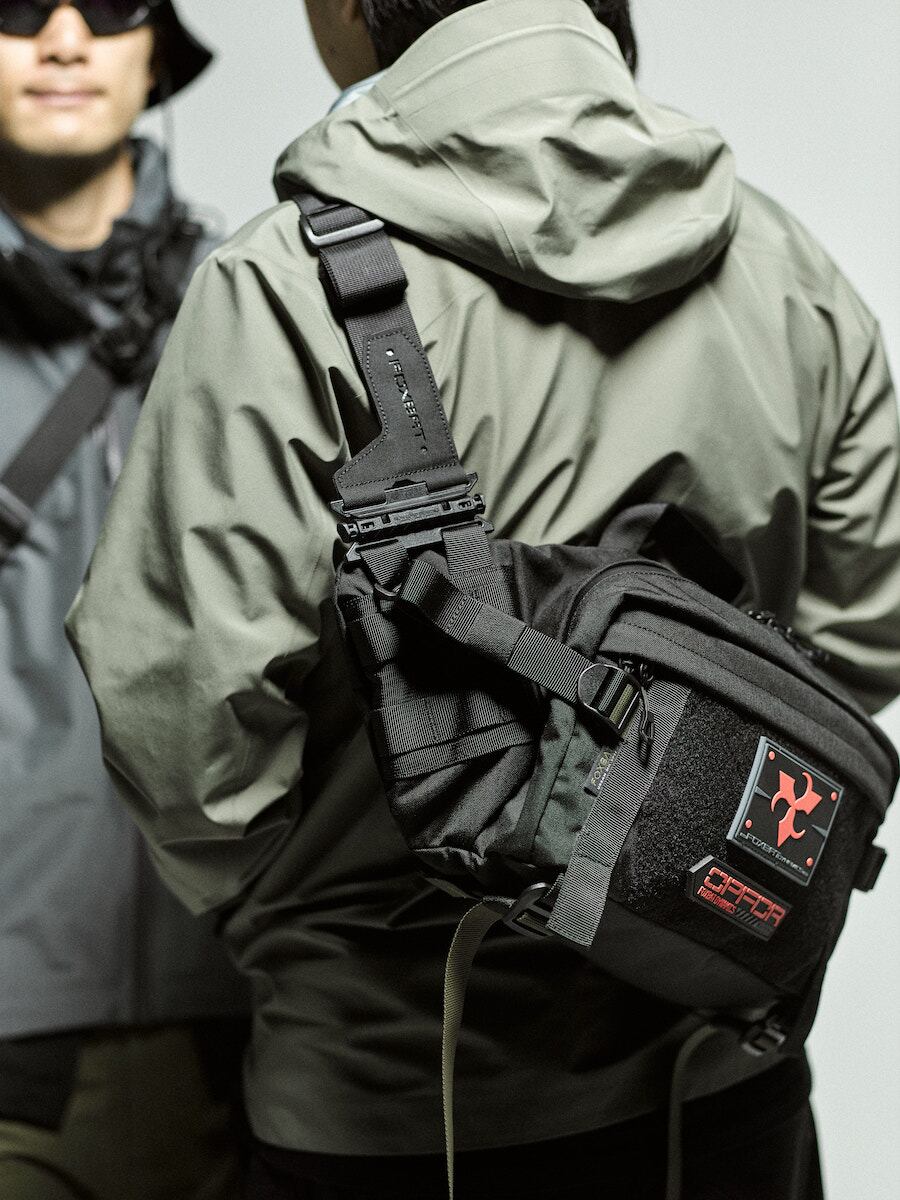 Amazon.co.jp: FOXBAT LEG-05 MK3 X-PAC : Toys & Games - バッグ