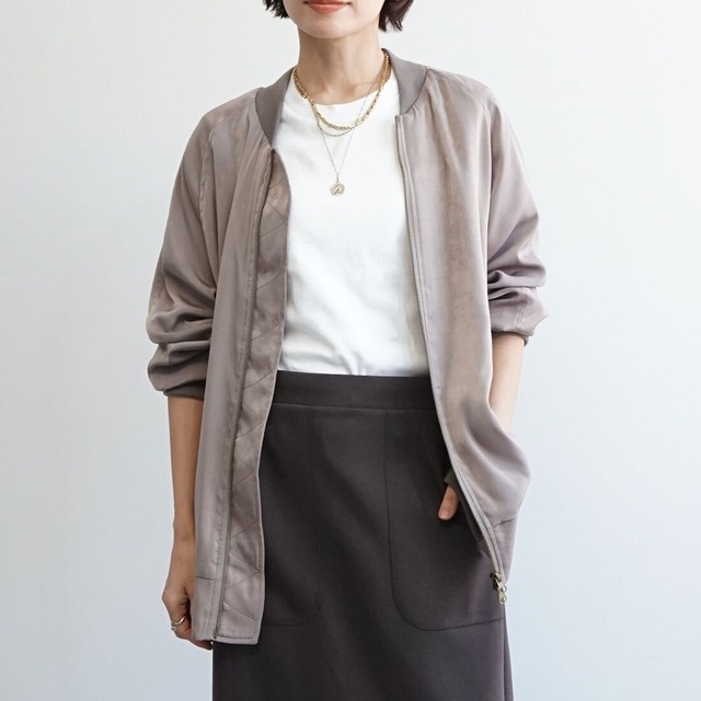 サテンジップブルゾン