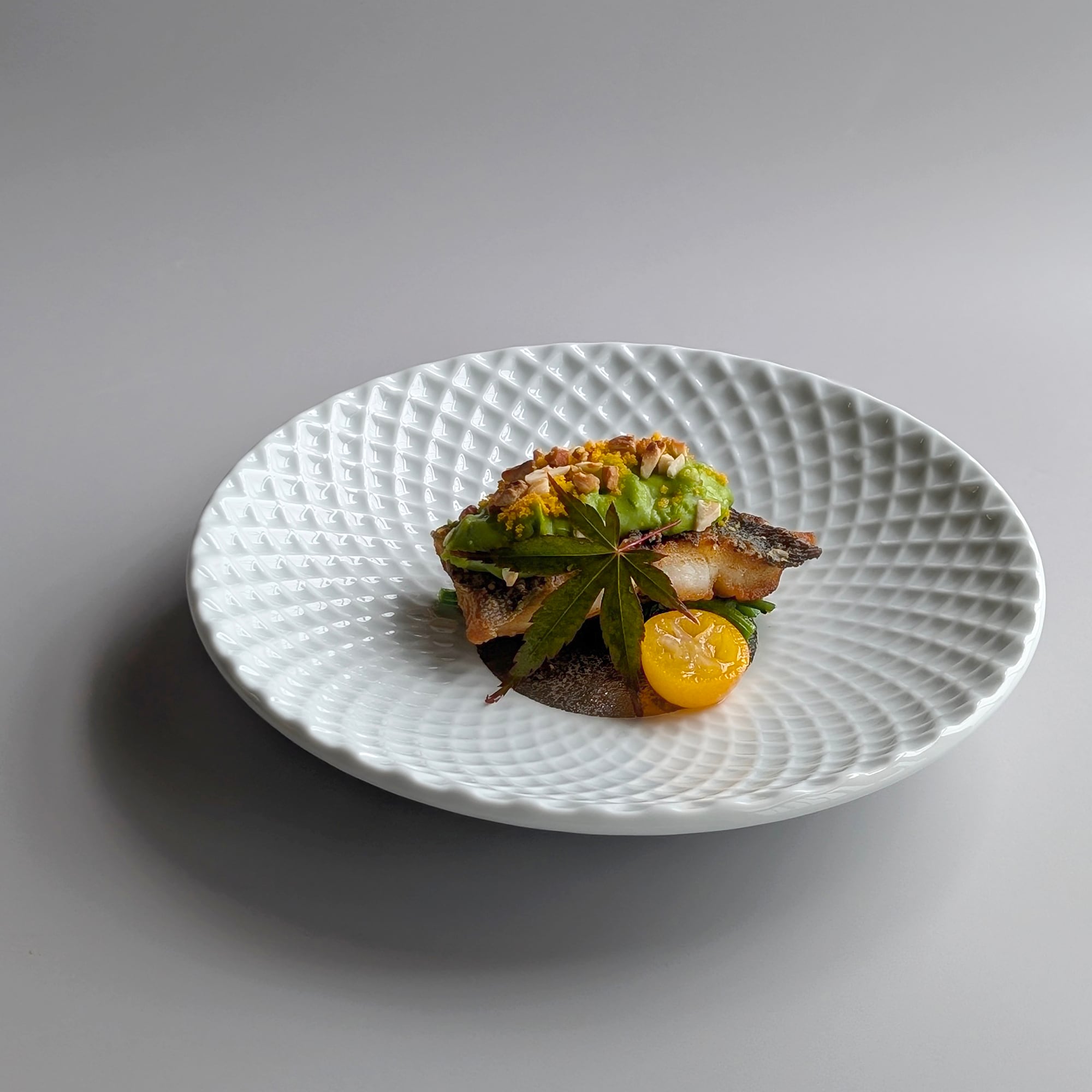 有田焼】太白プラチナレース彫六寸皿 | 和食器のすべて