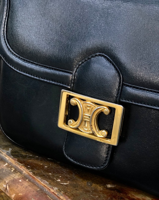 CELINE　セリーヌ　トリオンフ　レザー　クロスボディ　ショルダーバッグ　ブラック×ゴールド　vintage　ヴィンテージ　オールドセリーヌ　be3rf3